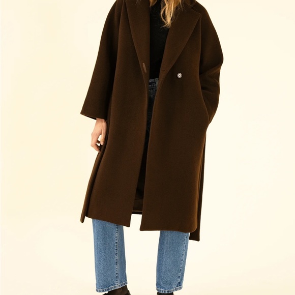 SISTERHOOD Mabe Coat - Picture 2 of 9